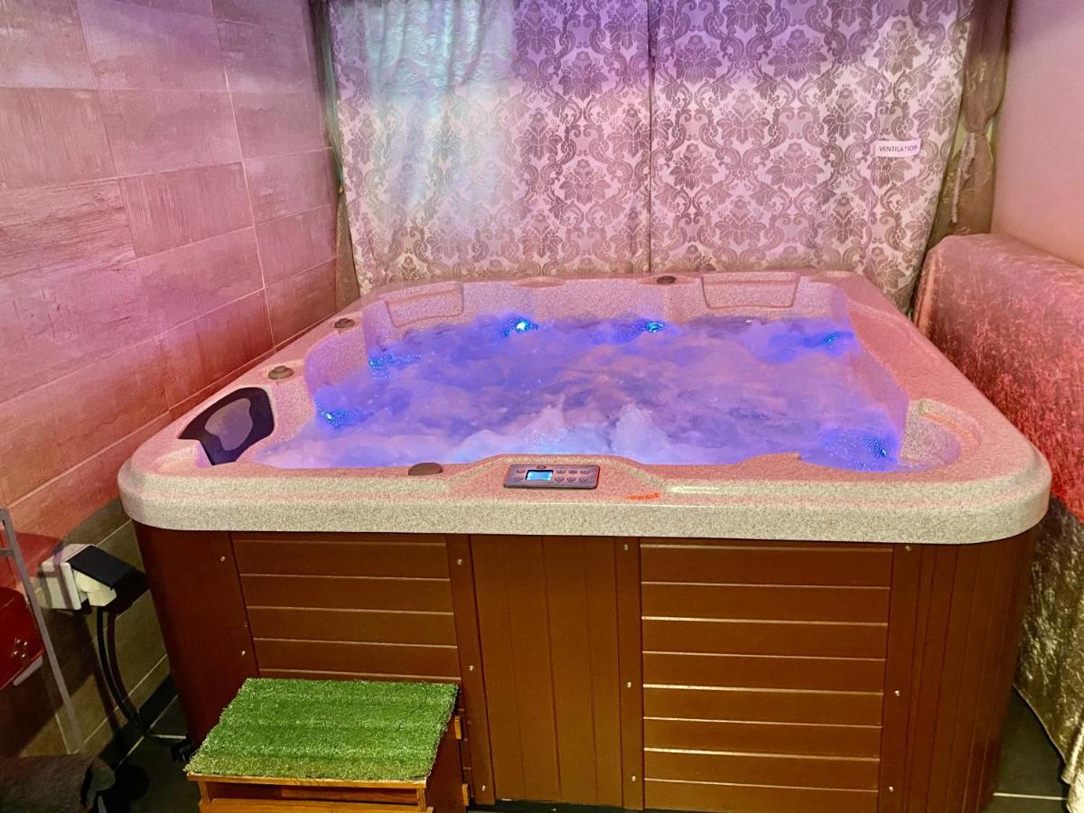 Suite Spa Acces Autonome Beaucaire  Exterior photo